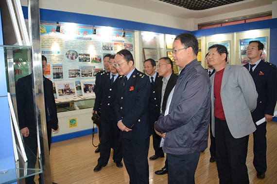 酒泉市国税局局长张智一行莅临bevictor伟德官网节水集团调研指导 - bevictor伟德官网新闻 - 新闻中心 - 局长,张智,一行,国税局,公司,nbsp,酒泉市,调研,集团
