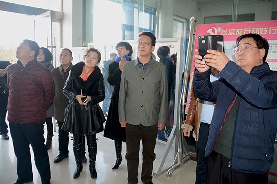 张家口市审查院预防随处长张燕滨一行到集团公司考察 - bevictor伟德官网新闻 - 新闻中心 - 审查院,nbsp,集团公司,一行,预防,处长,张家口市,考察,张燕