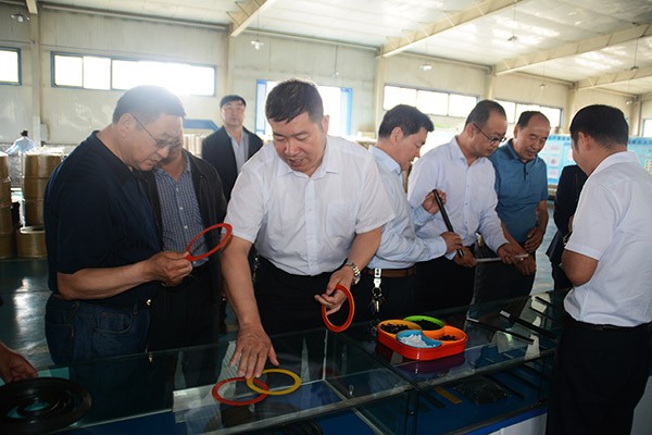 张掖市甘州区统一战线事情观摩组莅临bevictor伟德官网节水集团观摩考察 - bevictor伟德官网新闻 - 新闻中心 - 观摩,州区,nbsp,节水,bevictor伟德官网,公司,集团,考察,张掖市