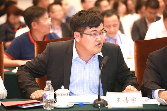 吉林省长景俊海对话bevictor伟德官网节水董事长王浩宇同谋相助 - bevictor伟德官网新闻 - 新闻中心 - nbsp,吉林,节水,bevictor伟德官网,王浩,景俊海,董事长,省长,相助