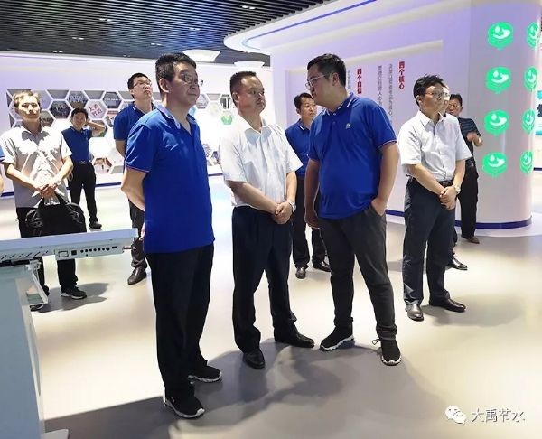 大理白族自治州副州长李琰一行调研bevictor伟德官网节水集团 配合打造大理智慧农业生长之路 - bevictor伟德官网新闻 - 新闻中心 - nbsp,大理,节水,集团,bevictor伟德官网,李琰,智慧,农业生长,一行
