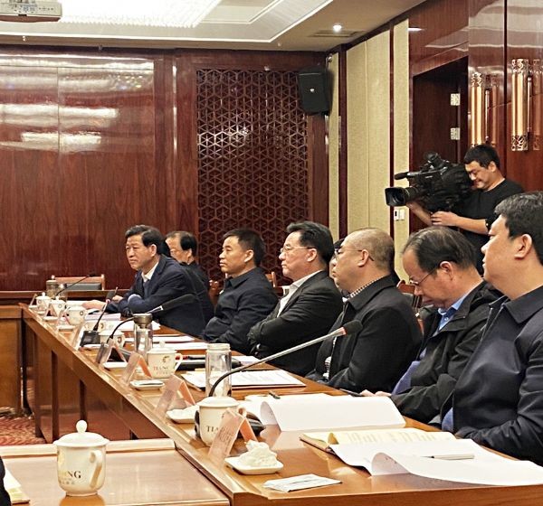 bevictor伟德官网动态| 定西市市长戴超与bevictor伟德官网节水董事长王浩宇出席定西市与bevictor伟德官网节水项目深度相助座谈会 - bevictor伟德官网新闻 - 新闻中心 - nbsp,bevictor伟德官网,节水,相助,西市,项目,董事长,集团,模式