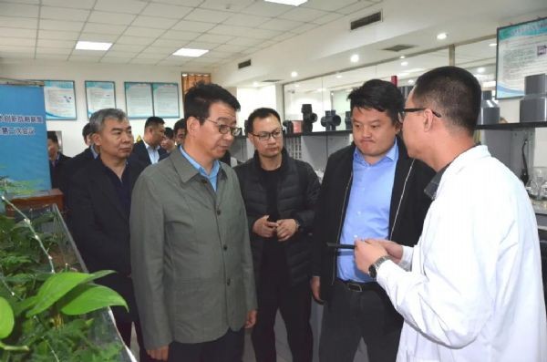 bevictor伟德官网动态| 天津市农业农村委副主任王志林与恒蔬无疆农业生长集团董事长桑毅振一同莅临bevictor伟德官网节水 共话天津设施农业生长与未来 - bevictor伟德官网新闻 - 新闻中心 - 集团,bevictor伟德官网,nbsp,节水,农业,农业生长,恒蔬,无疆,董事长